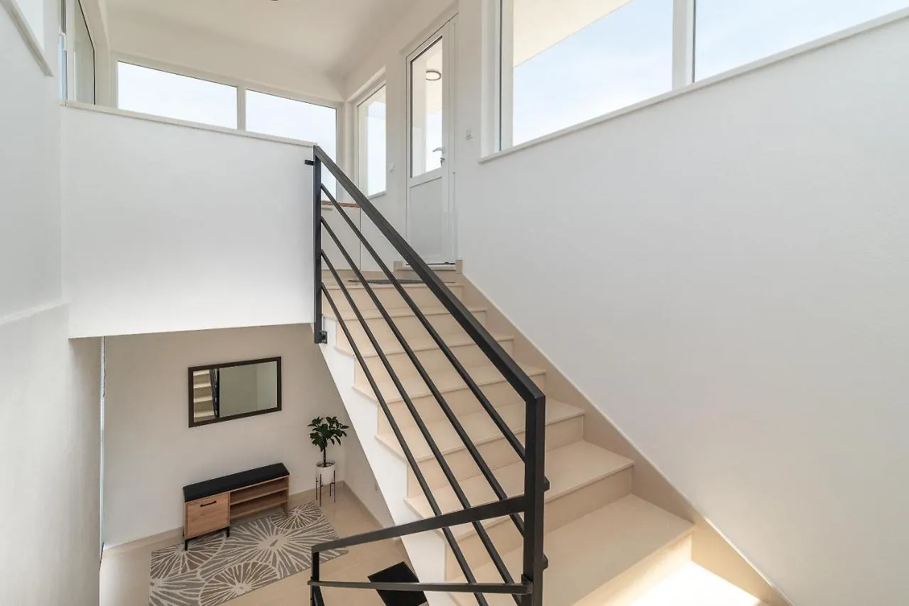 Apartment Adria Beach House - Lavendar Slatine Croatia