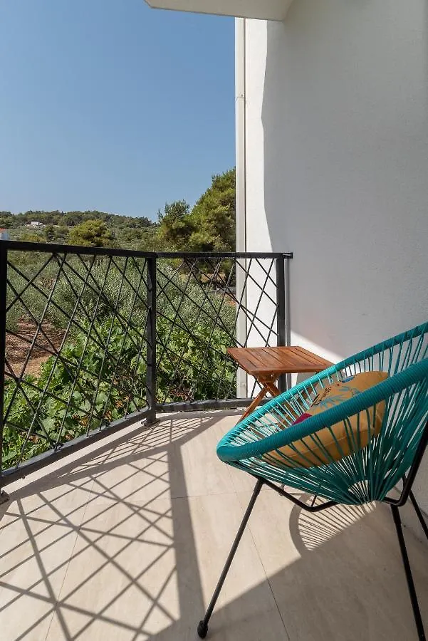 Apartment Adria Beach House - Lavendar Slatine Croatia