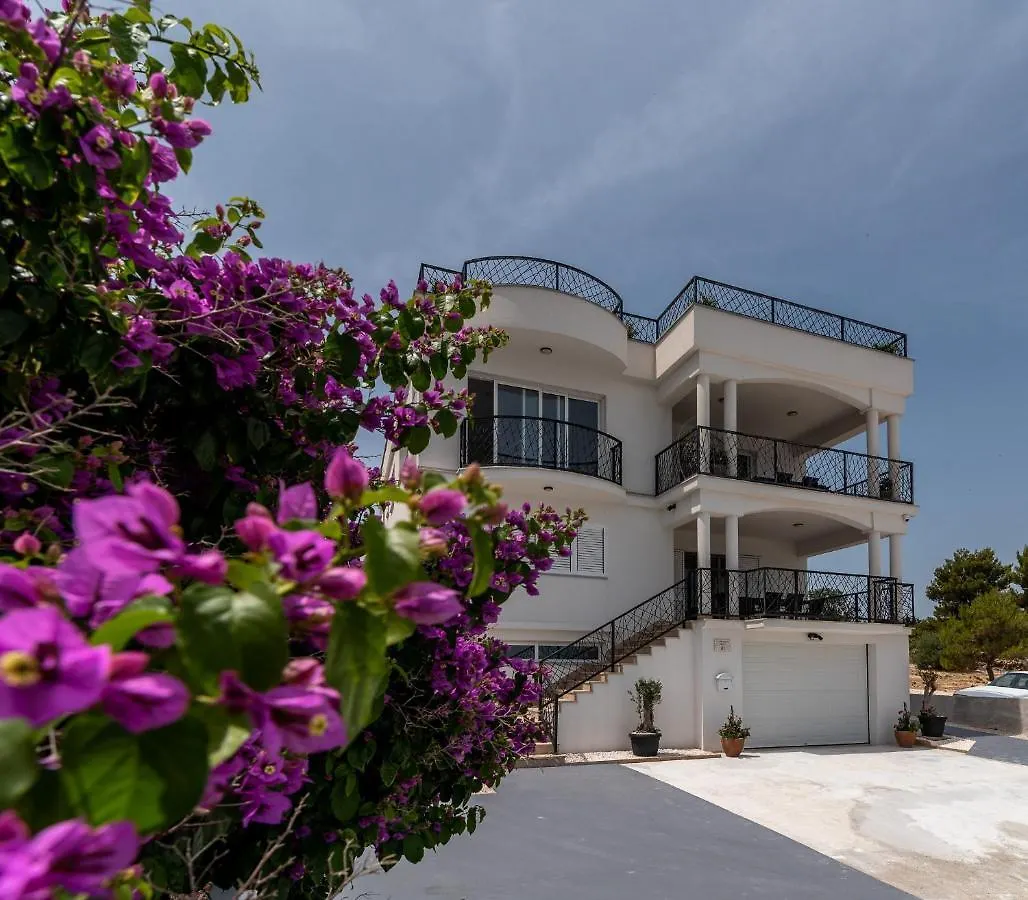 Adria Beach House - Lavendar Slatine