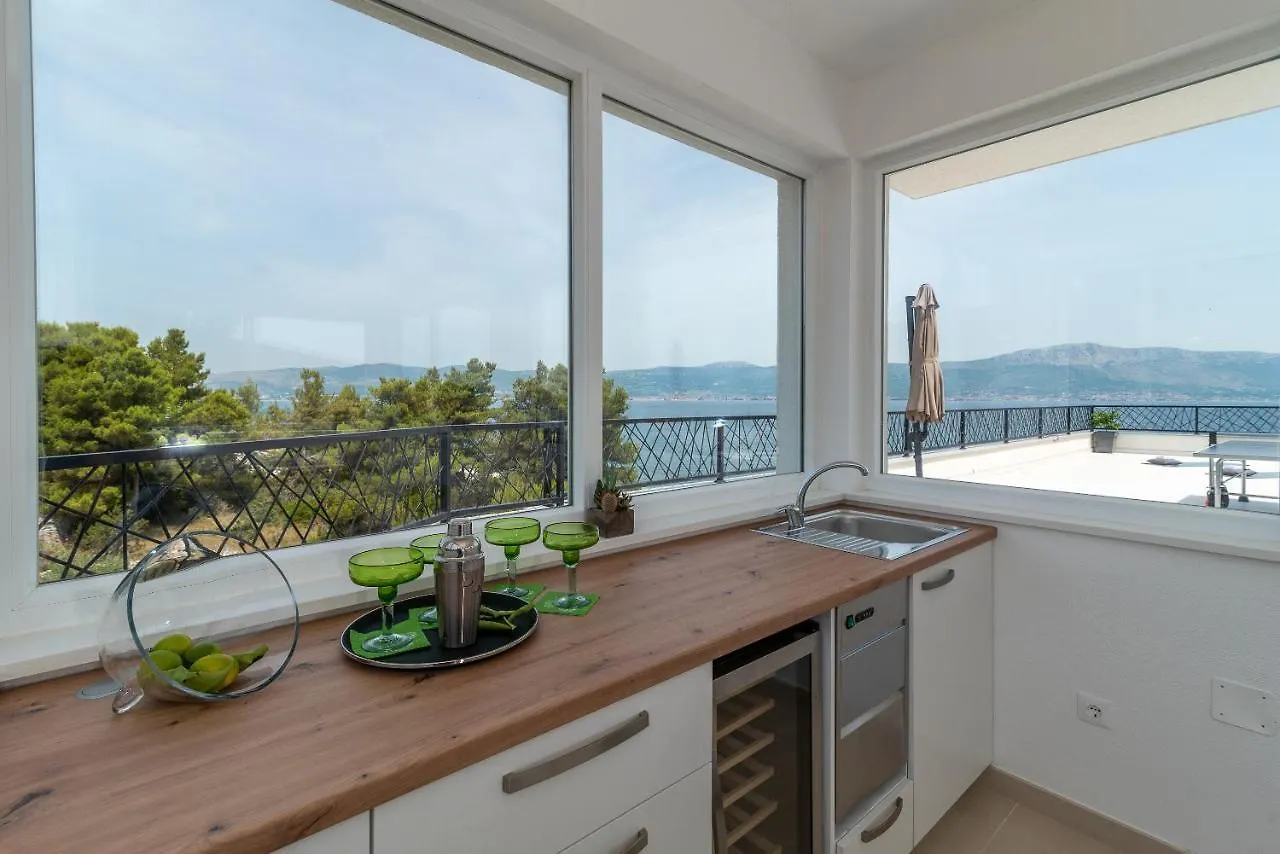 Adria Beach House - Lavendar Slatine
